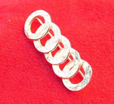 Washer brooch