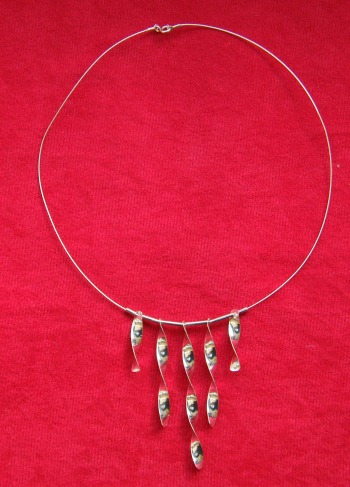 Twisted strip necklace