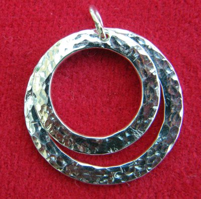 Twin rings pendant