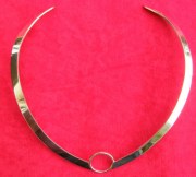 V circle choker