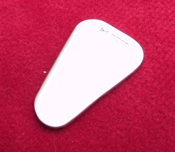 Narrow plectrum