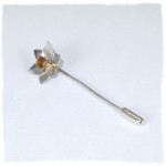 Silver daffodil pin with gold plated trumpet