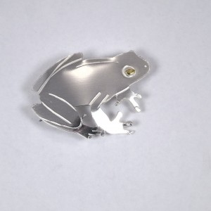 Silver frog brooch
