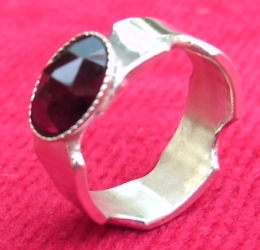 Shaped ring with cabachon